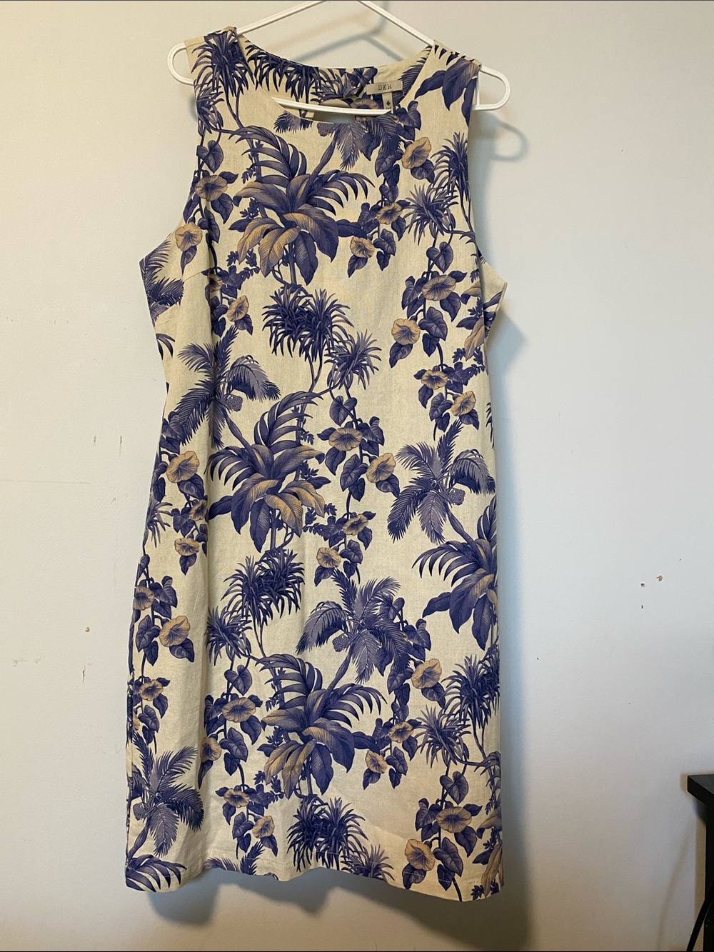 DKR linen blend dress. Size Medium